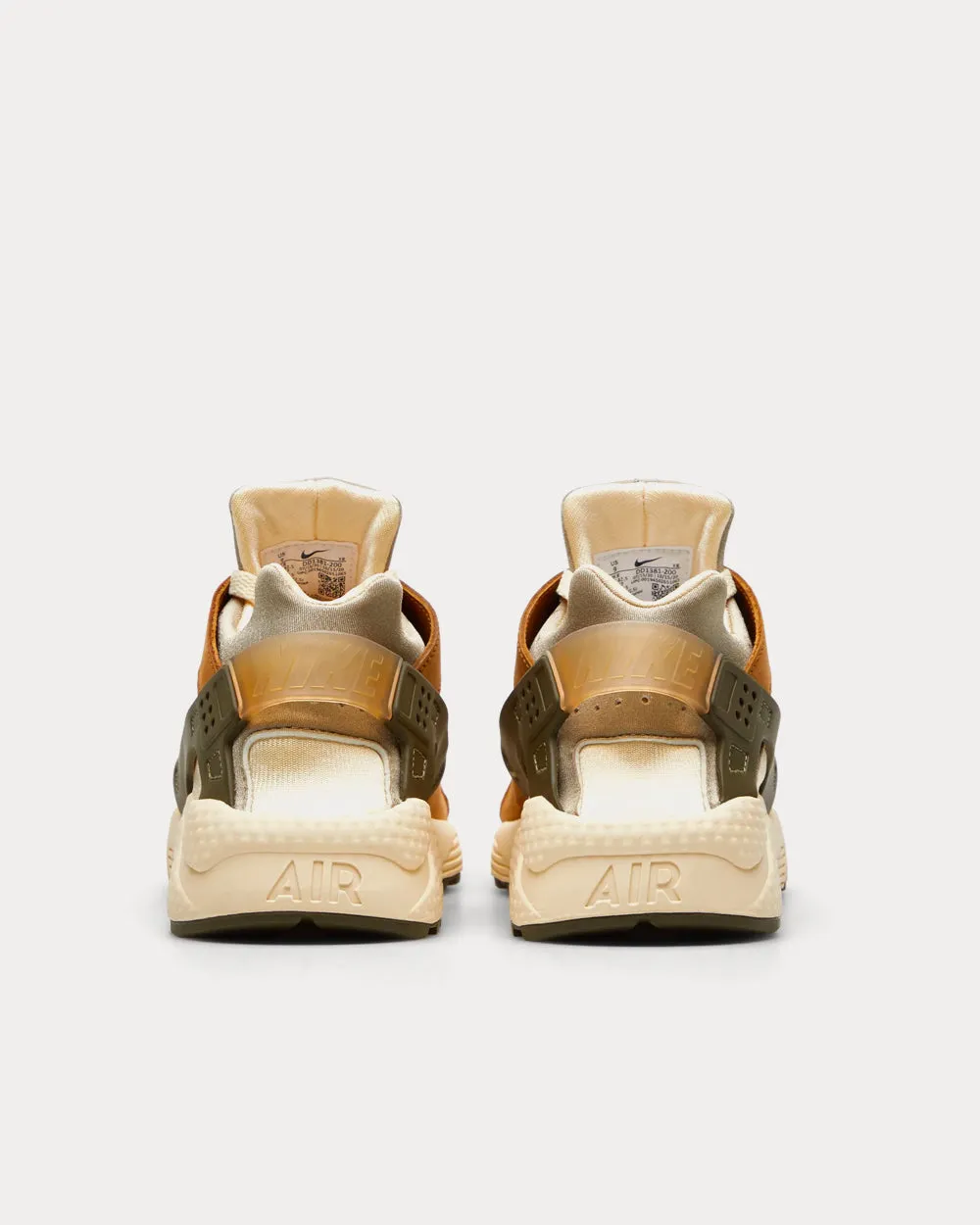 Air Huarache LE Desert Oak, Reed & Light Straw Low Top Sneakers