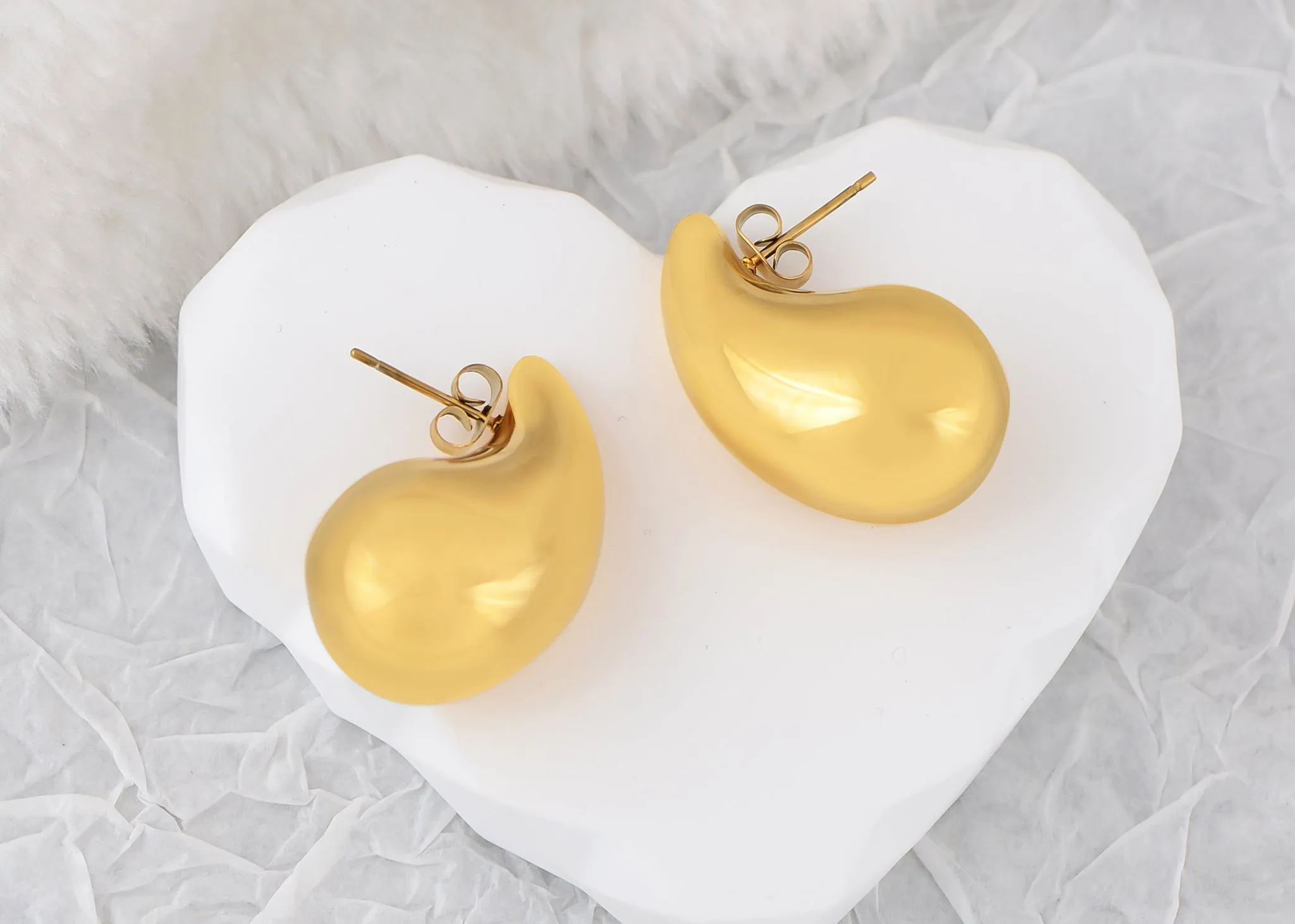 Alilang 18K Gold Plated Teardrop Chunky Earrings Waterdrop Earrings Lightweight Dupes Earrings