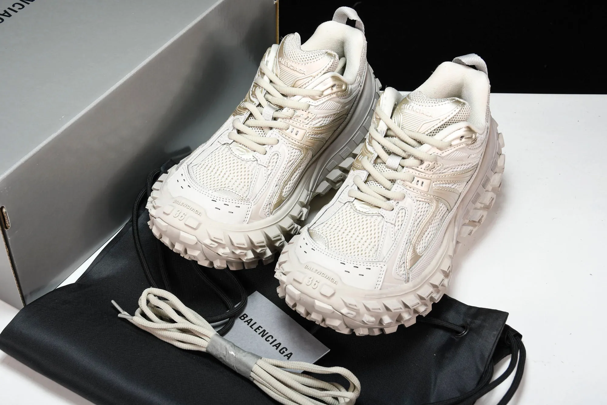 Defender (Bouncer) Sneaker 'Beige'