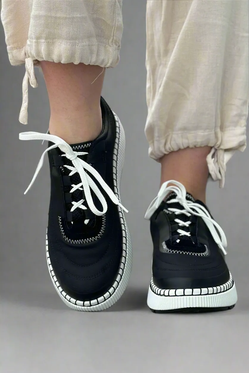 Sayah Waterproof Platform Sneaker - Black