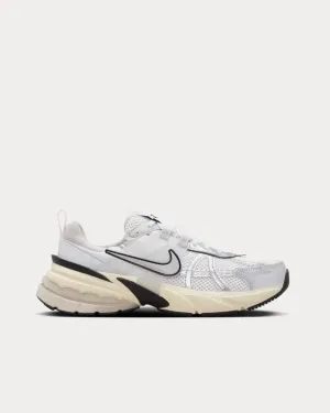 V2K Run Summit White / Metallic Silver Low Top Sneakers